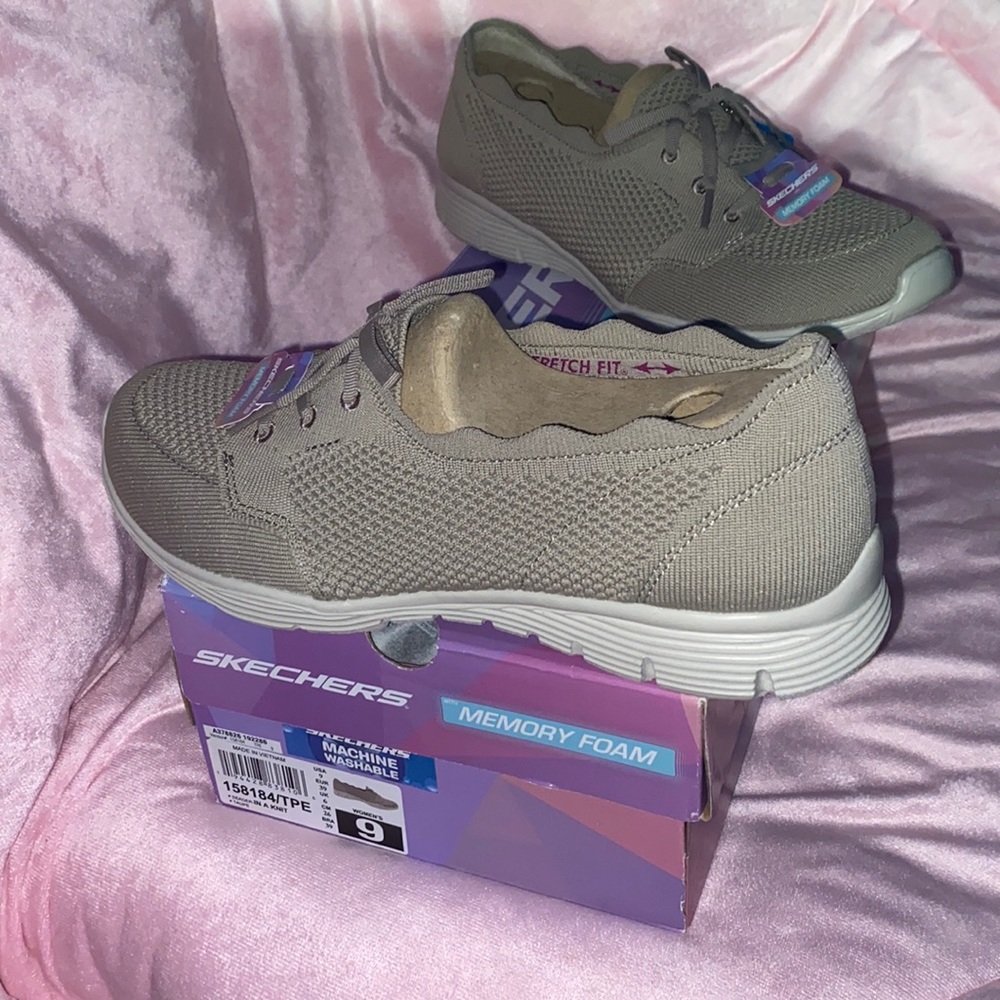 Skechers Washable Knit Slip On Shoes Seager In a Knit Taupe | Size 9 | NIB